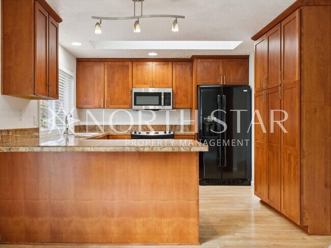 Building Photo - Beautifully Maintained Single-Level Home with Modern Touches