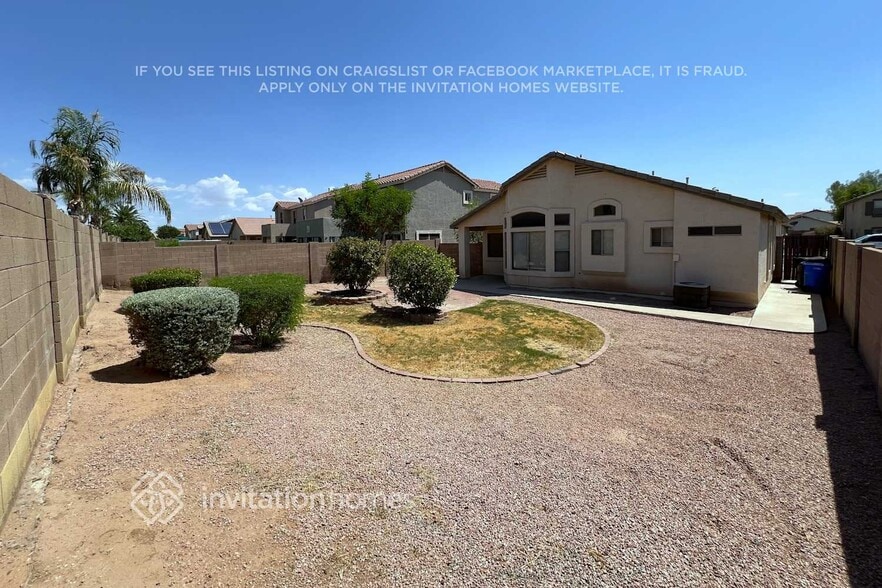 Building Photo - 11442 E Pronghorn Ave