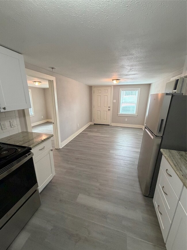 Building Photo - 4601 Hain St