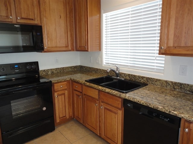 Building Photo - 4647 E Laurel Ave