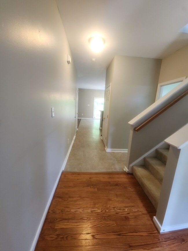 Building Photo - Beautiful Spacious Home in Huntington Place!