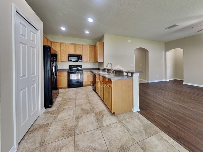 Building Photo - 9820 Jasmine Brook Cir