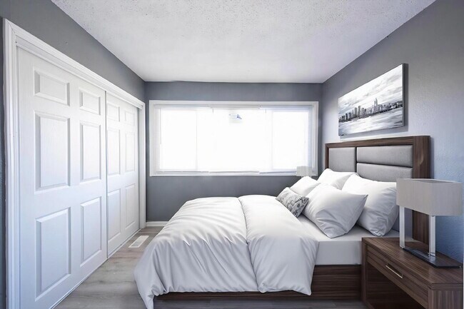 Building Photo - "Charming 2-Bedroom Retreat with 1 Bath in...