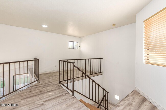 Building Photo - 2174 E Aspen Dr