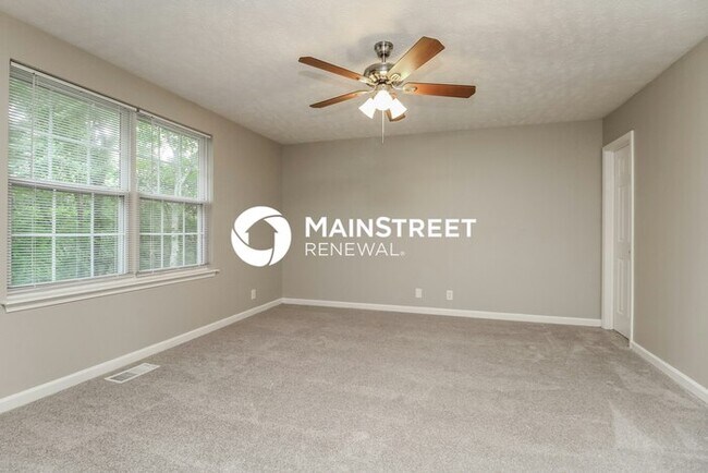 Building Photo - 3 Bedroom Pet-Friendly Home in Nashville, TN with Main Street Renewal