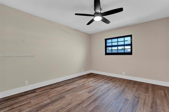 Building Photo - 1406 NW 8th St