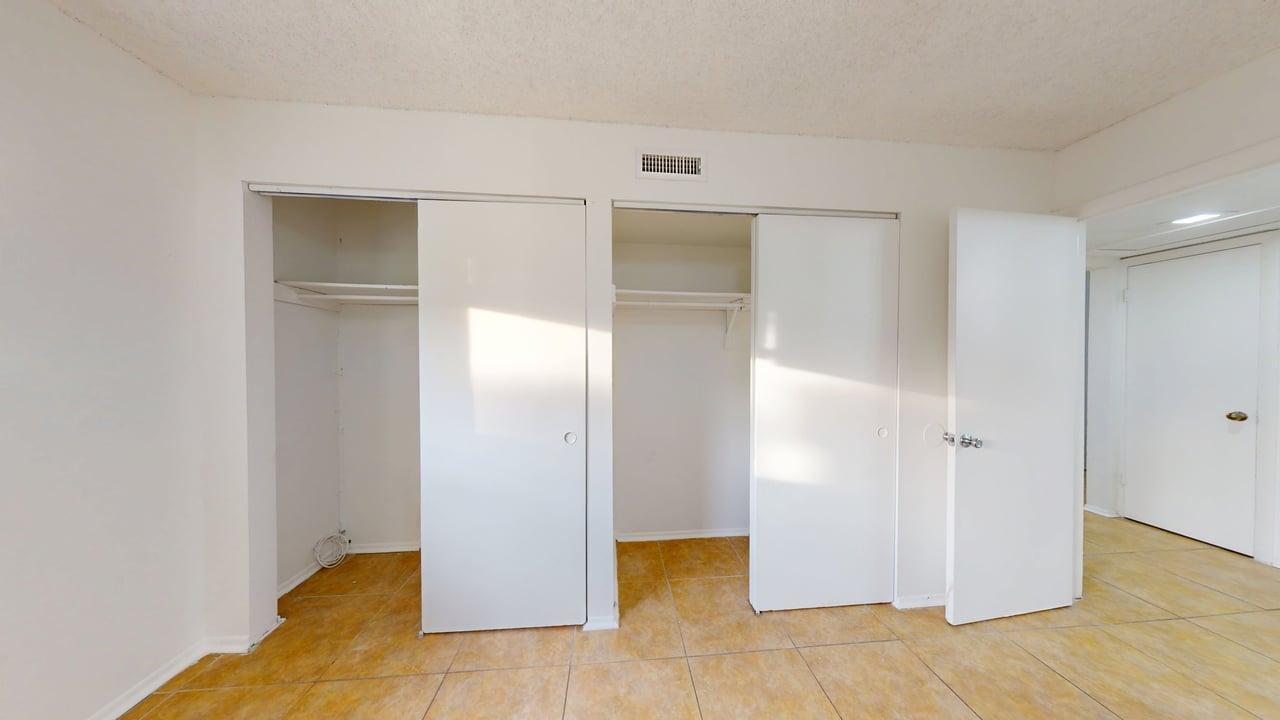 Building Photo - 1000 Lake of the Woods Blvd