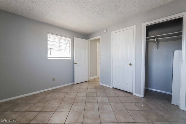 Building Photo - 307 Regina Way