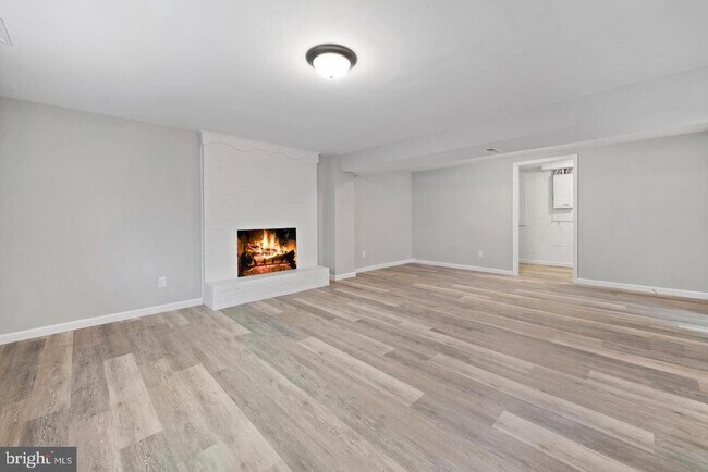 Building Photo - 45867 Broun Terrace