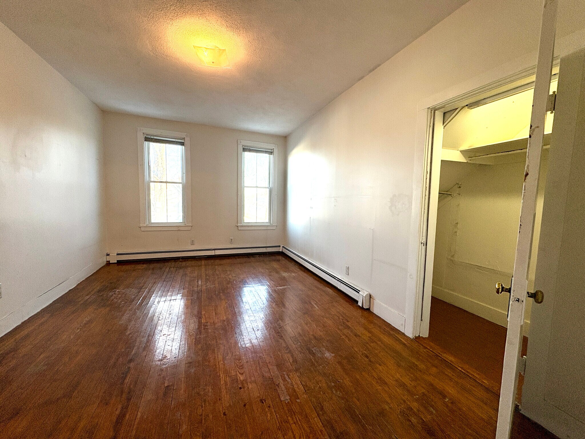 Building Photo - 26 Saint James St