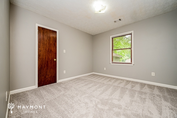 Building Photo - 145 Glenloch Pkwy