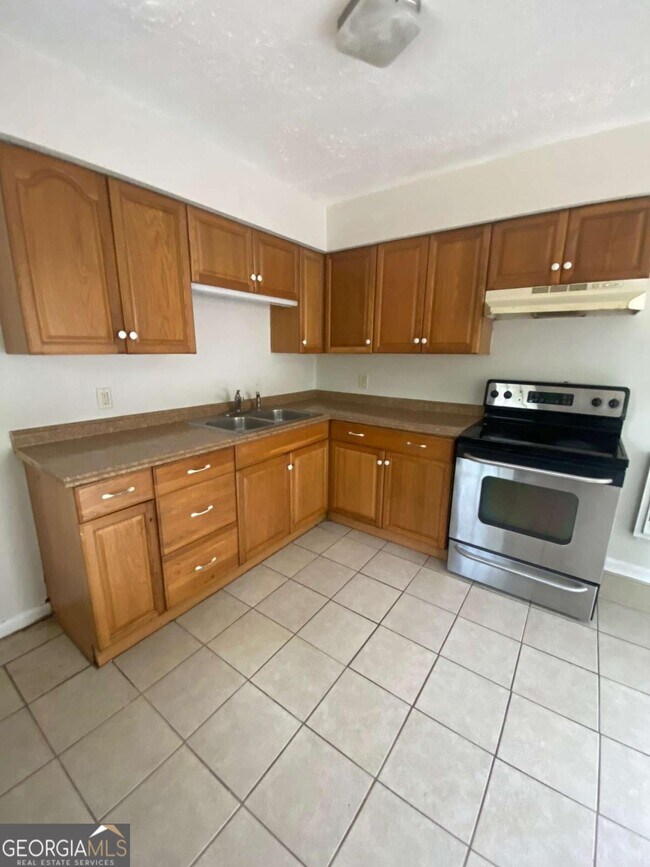 Building Photo - 29 Highland Park Dr