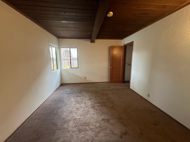 Building Photo - Charming Duplex for Rent in Cupertino - $3...