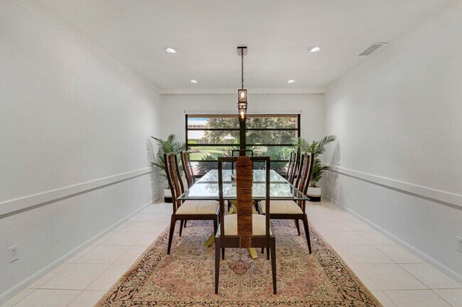 Building Photo - 5740 SE Winged Foot Dr