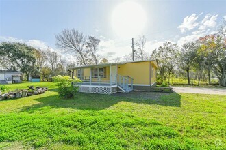 Building Photo - 1749 Max Rd