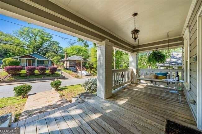 Building Photo - 2220 Newnan St