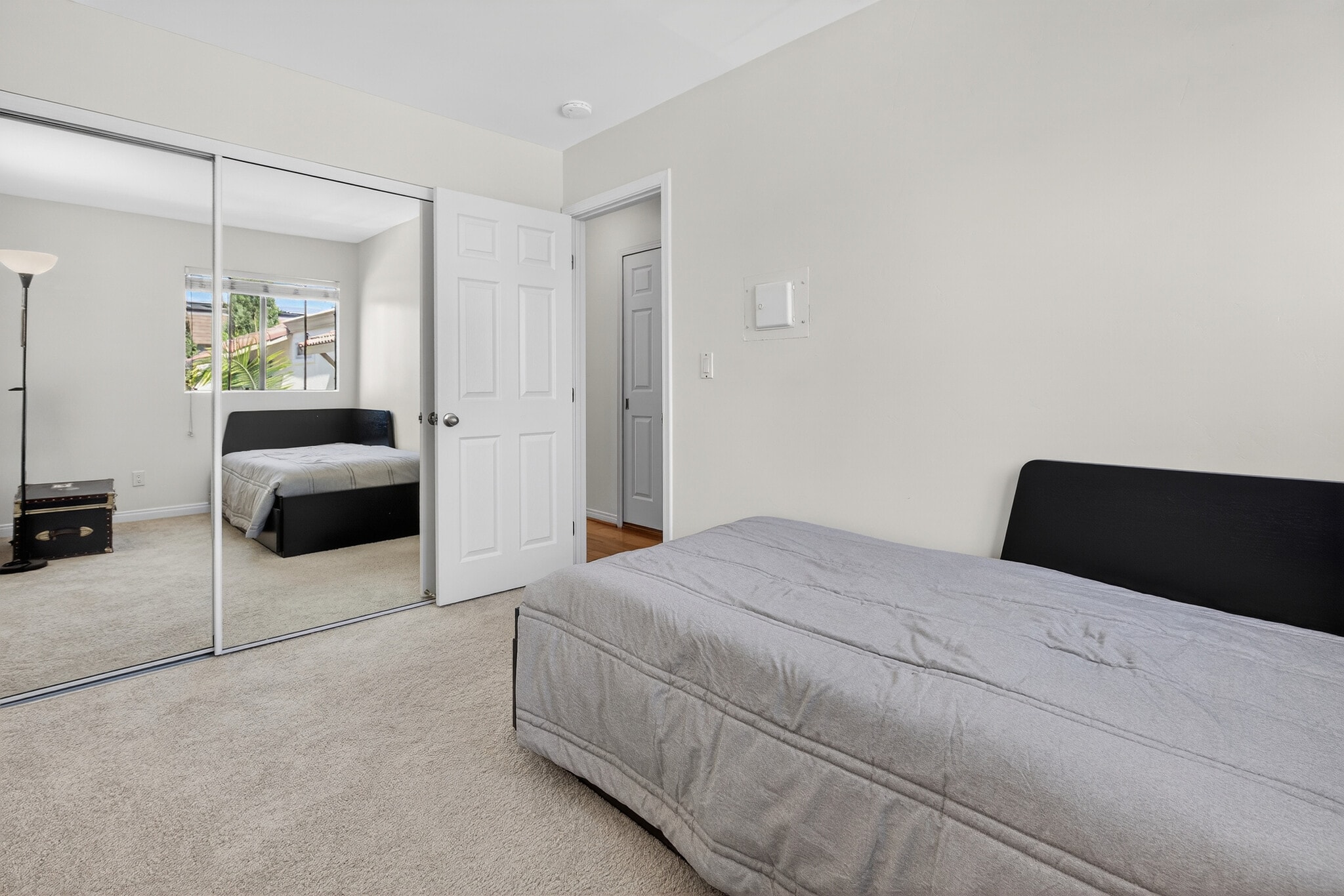 Building Photo - 4046 Iowa St