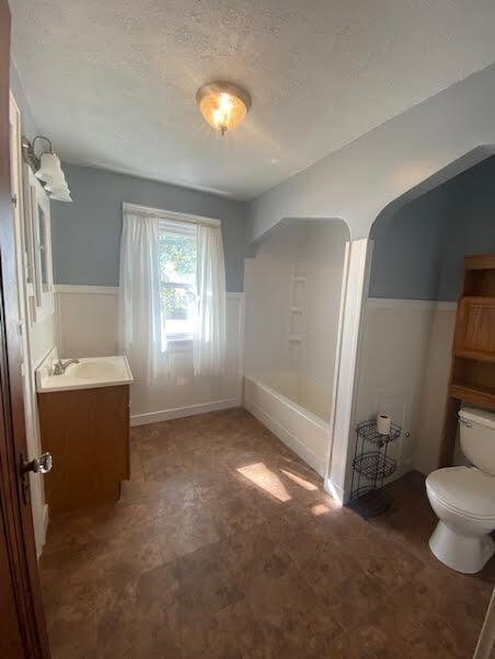 Building Photo - 352 W South St