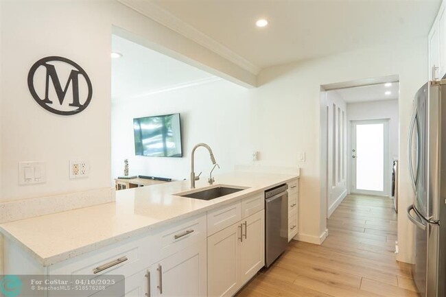 Building Photo - 633 Ocean Inlet Dr