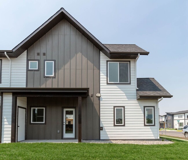 Building Photo - 2-Story Urban Triplex at a modern community featuring 3 Bedrooms 3 Bathrooms