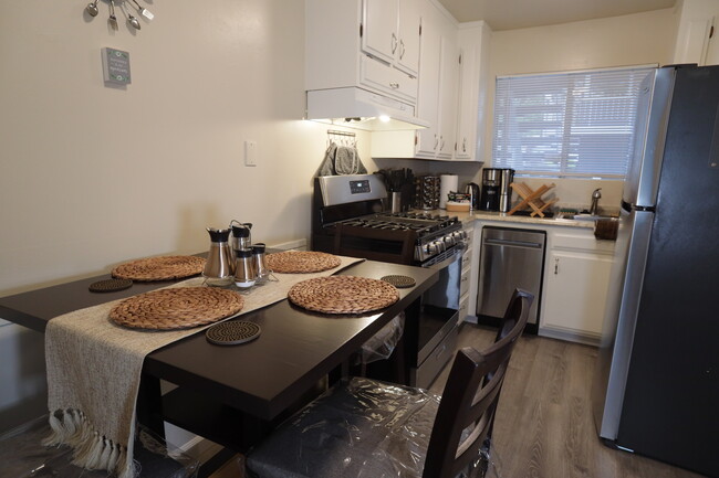 Kitchen (fully furnished option) - 3809 Buell St