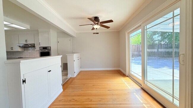 Building Photo - 1771 Lynwood Dr
