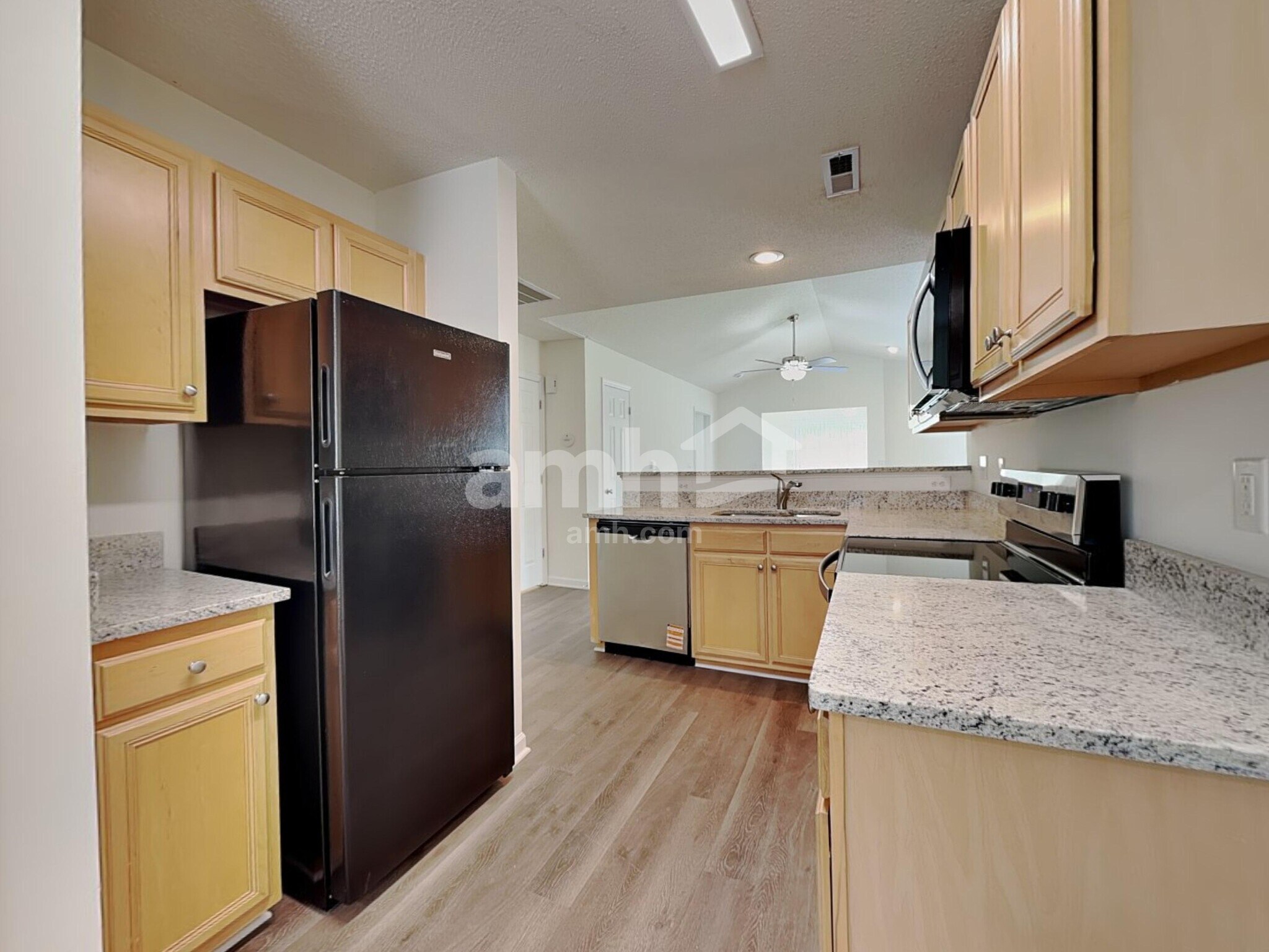 Building Photo - 5825 Regent Village Dr