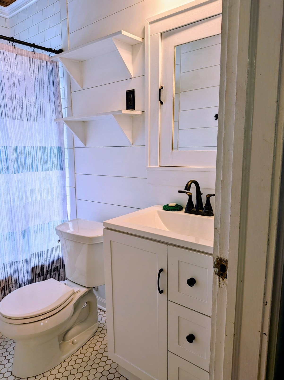 Building Photo - 1021 E 76th St