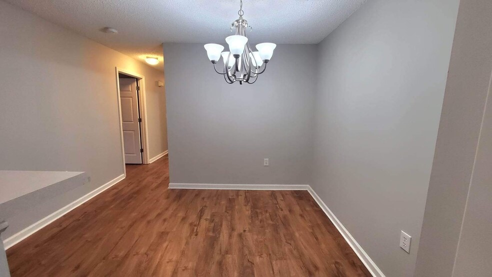 Dining room - 121 McKenna Cir