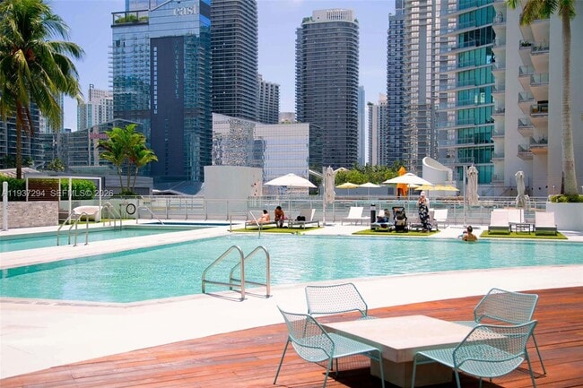 Building Photo - 90 SW 3rd St