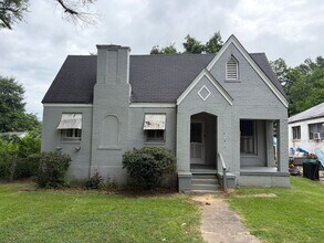 Building Photo - 132 E Jordan St