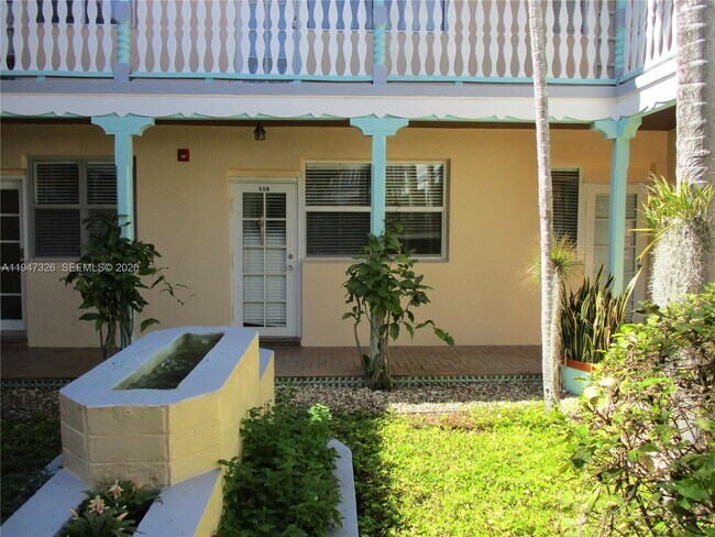 Building Photo - 736 13th St