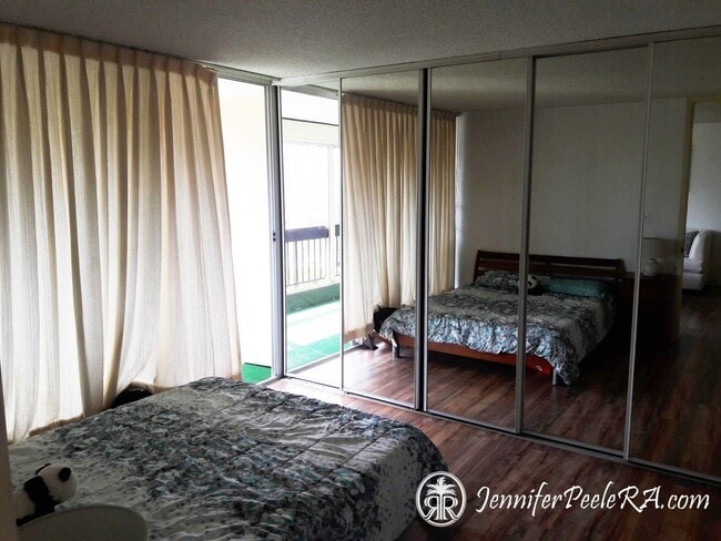 Building Photo - Covered Parking Stall, Large Private Lanai...