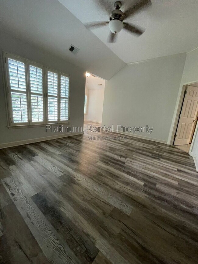 Building Photo - 1875 Adagio Dr
