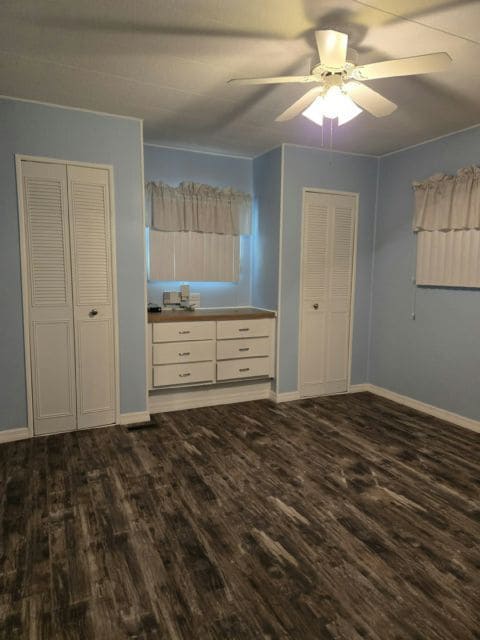 Building Photo - 409 49th Ave Terrace W