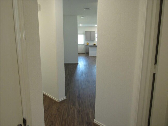Building Photo - 1321 Chad Dr
