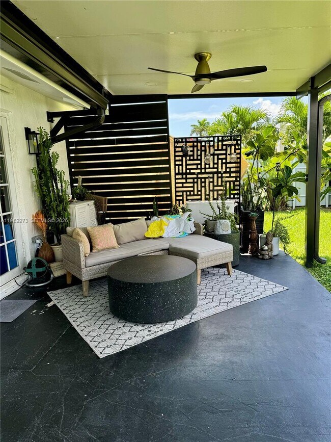 Building Photo - Southwest 46th Street, Miami, FL 33175 - 4 BR 2 BA house