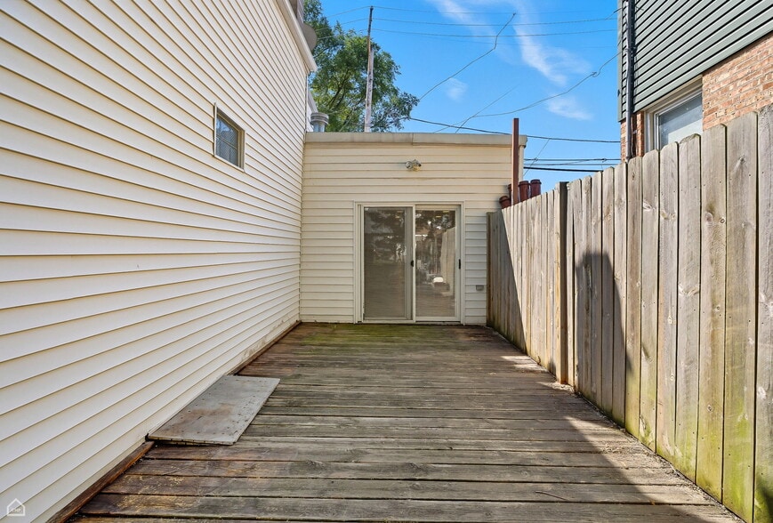 Building Photo - 3709 W Potomac Ave