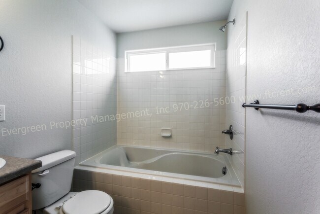 Building Photo - 318 Cherryridge Dr