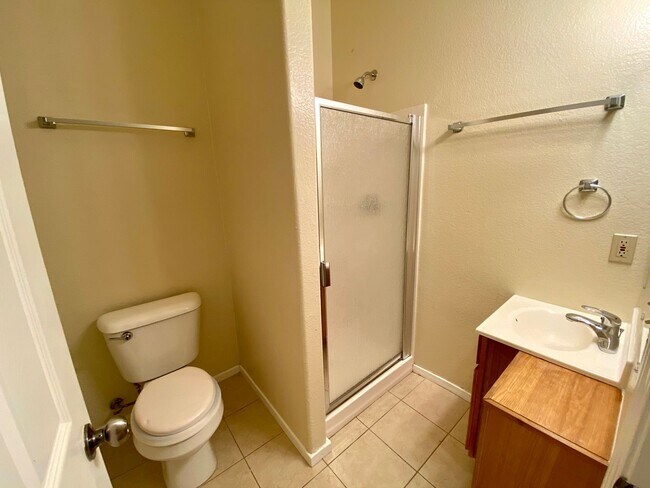 Building Photo - 860-866 20th St, Oakland, CA 94607