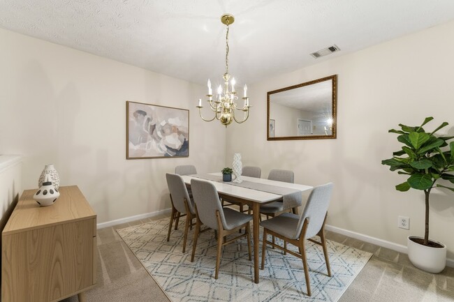 Building Photo - 1202 Par 3 Way