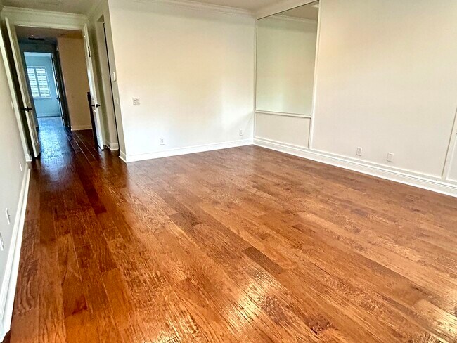 Building Photo - 2024 Foxtail View Ct