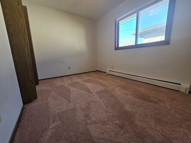 Building Photo - 700 Brandon Ave