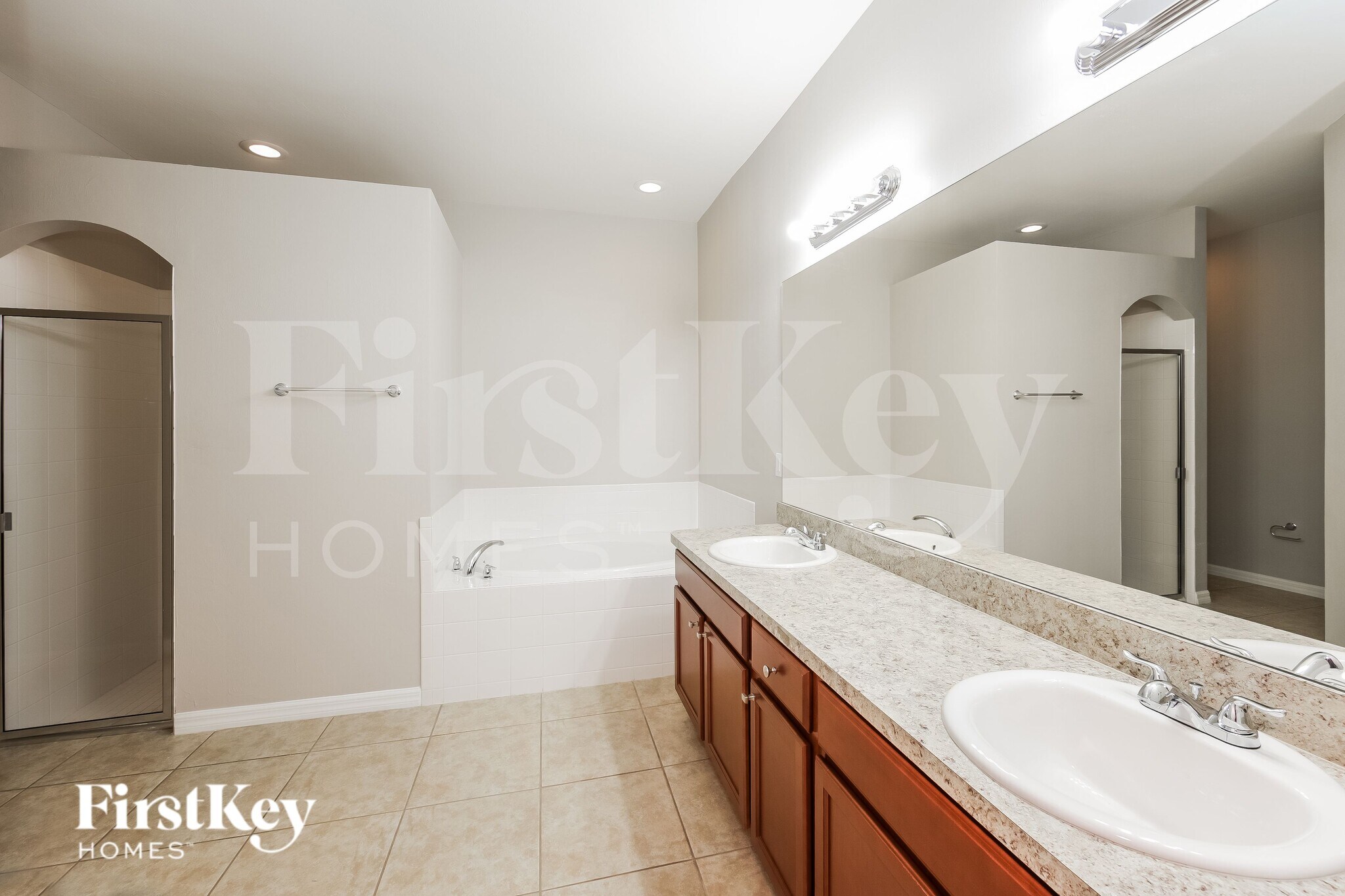 Building Photo - 2220 SW 3rd Ave