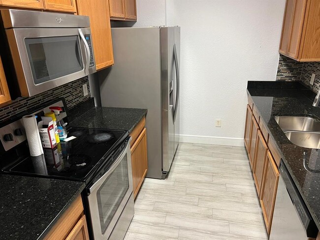 Building Photo - 6466 Cava Alta Dr