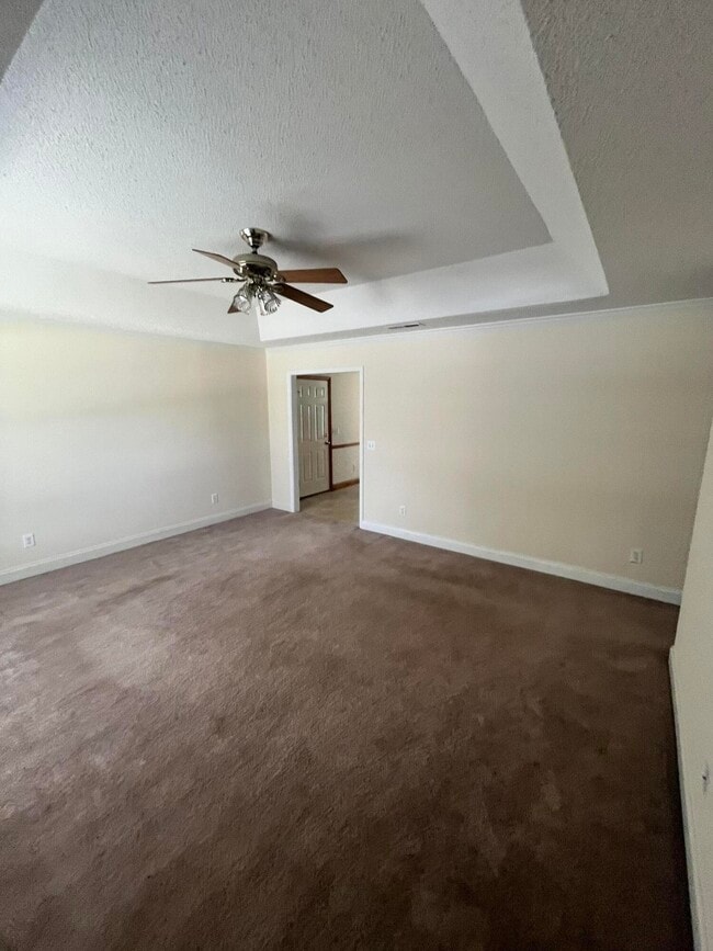 Building Photo - 3473 Beacon Dr