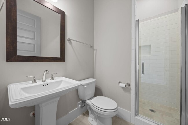 Building Photo - 916 Noisette Ct