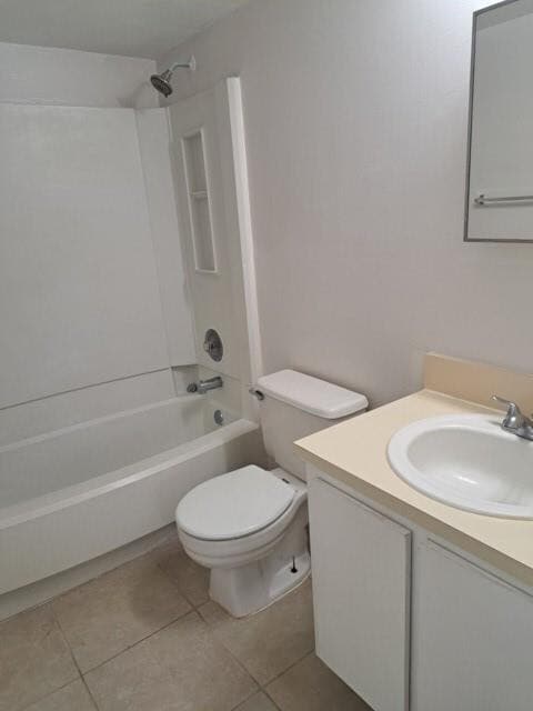 Building Photo - 2701 Riverside Dr