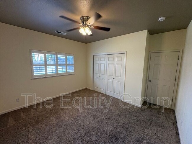 Building Photo - 540 W Birch Ct