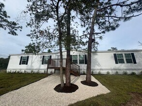 Building Photo - 5/3 Brooksville Available Now